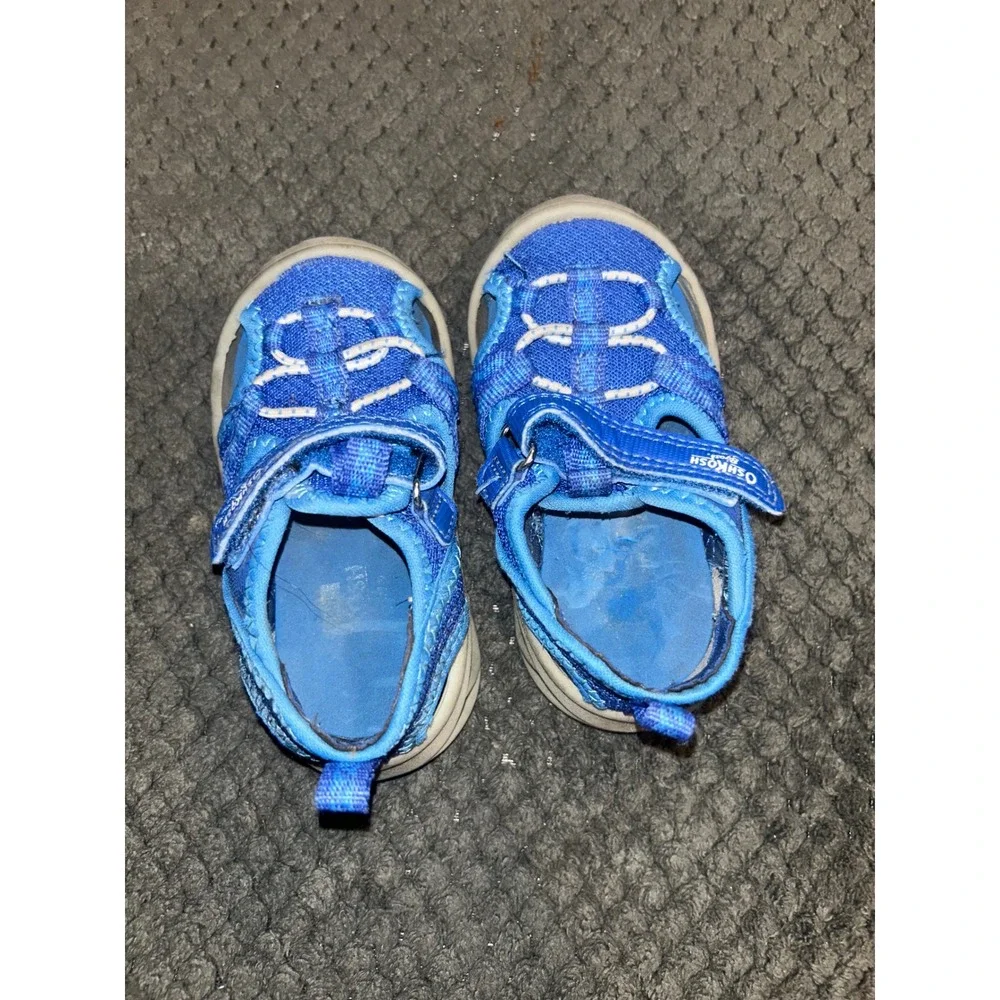 OshKosh Boy's Everyplay Flexible Outsole Bump Toe Blue Sandal size 6